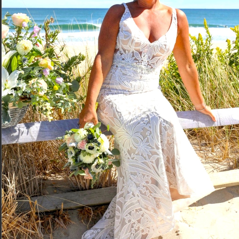 Gorgeous wedding gown